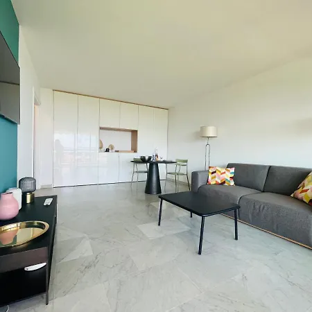 Les Yeux Dans Le Bleu, Vue Apartman Cannes