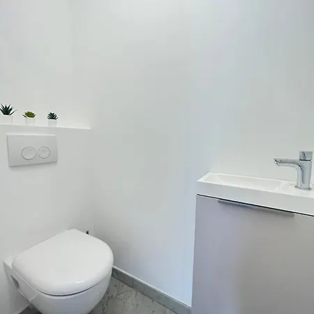 Les Yeux Dans Le Bleu, Vue Apartament *